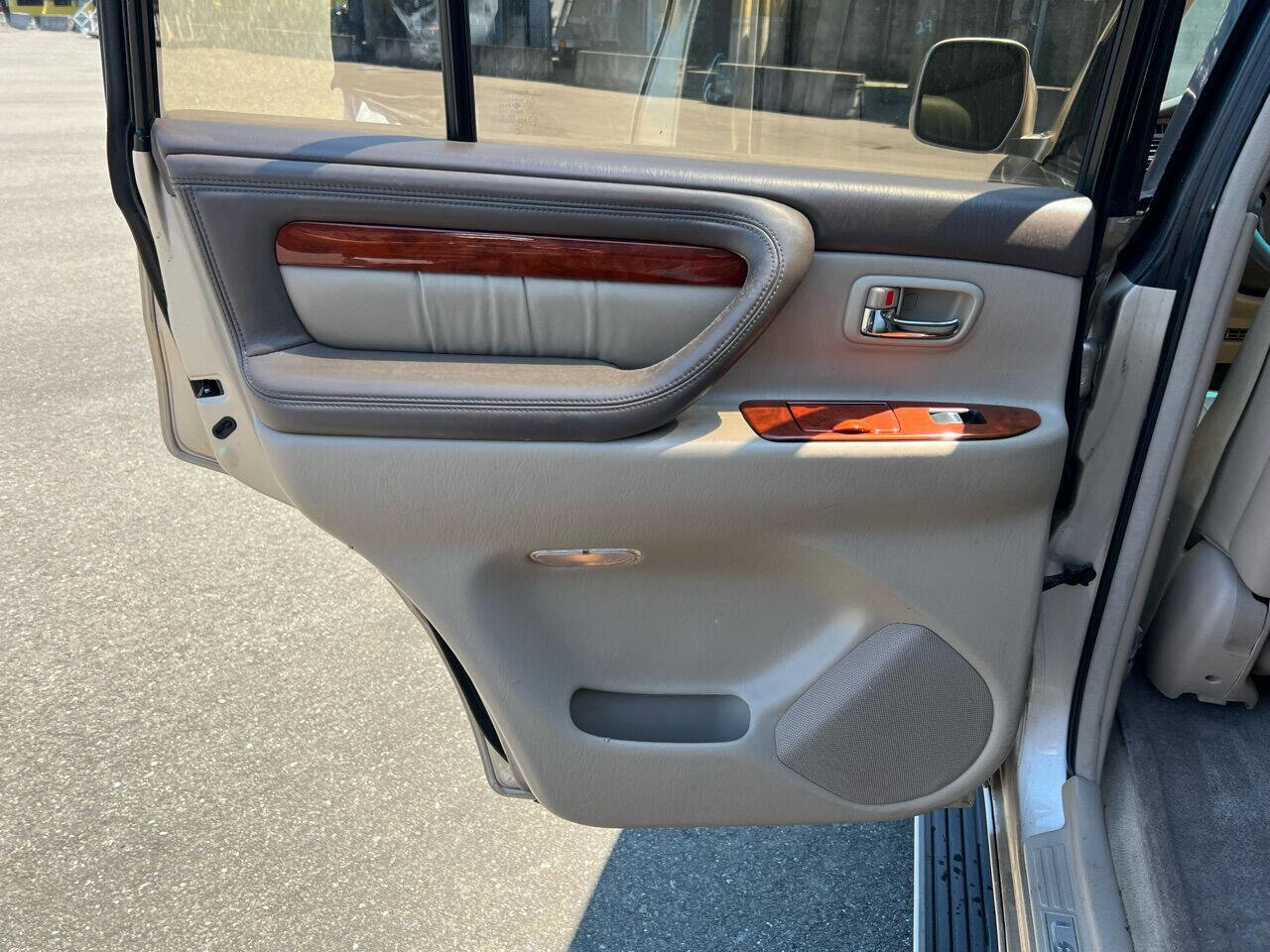 Used 2000 Lexus LX 470 4WD image 35