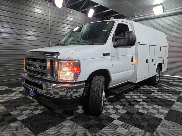 Used 2021 Ford E-350 and Econoline 350 Super Duty w/ Power Windows & Locks Group RWD image 34