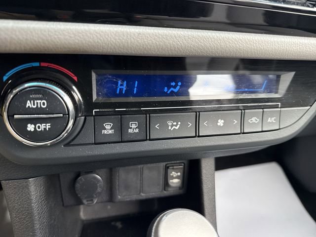 Used 2016 Toyota Corolla LE image 17