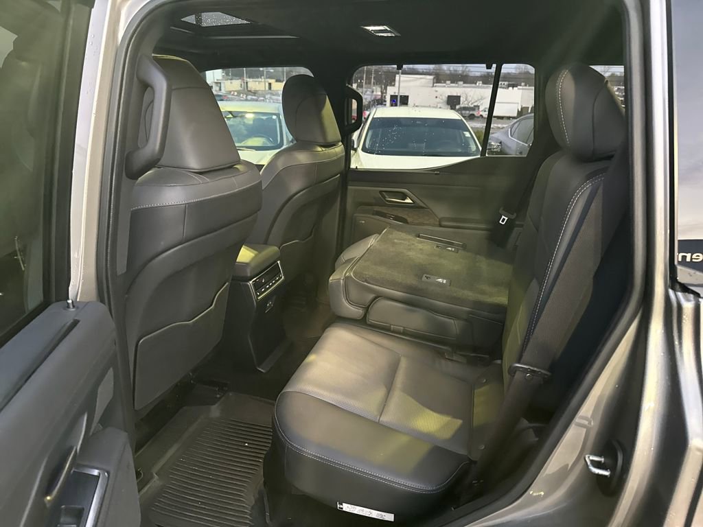 Used 2024 Lexus GX 550 w/ Accessory Package (2T) AWD/4WD image 25