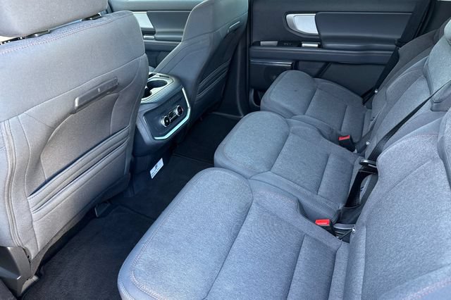 Used 2025 Ford Expedition Active AWD/4WD image 13