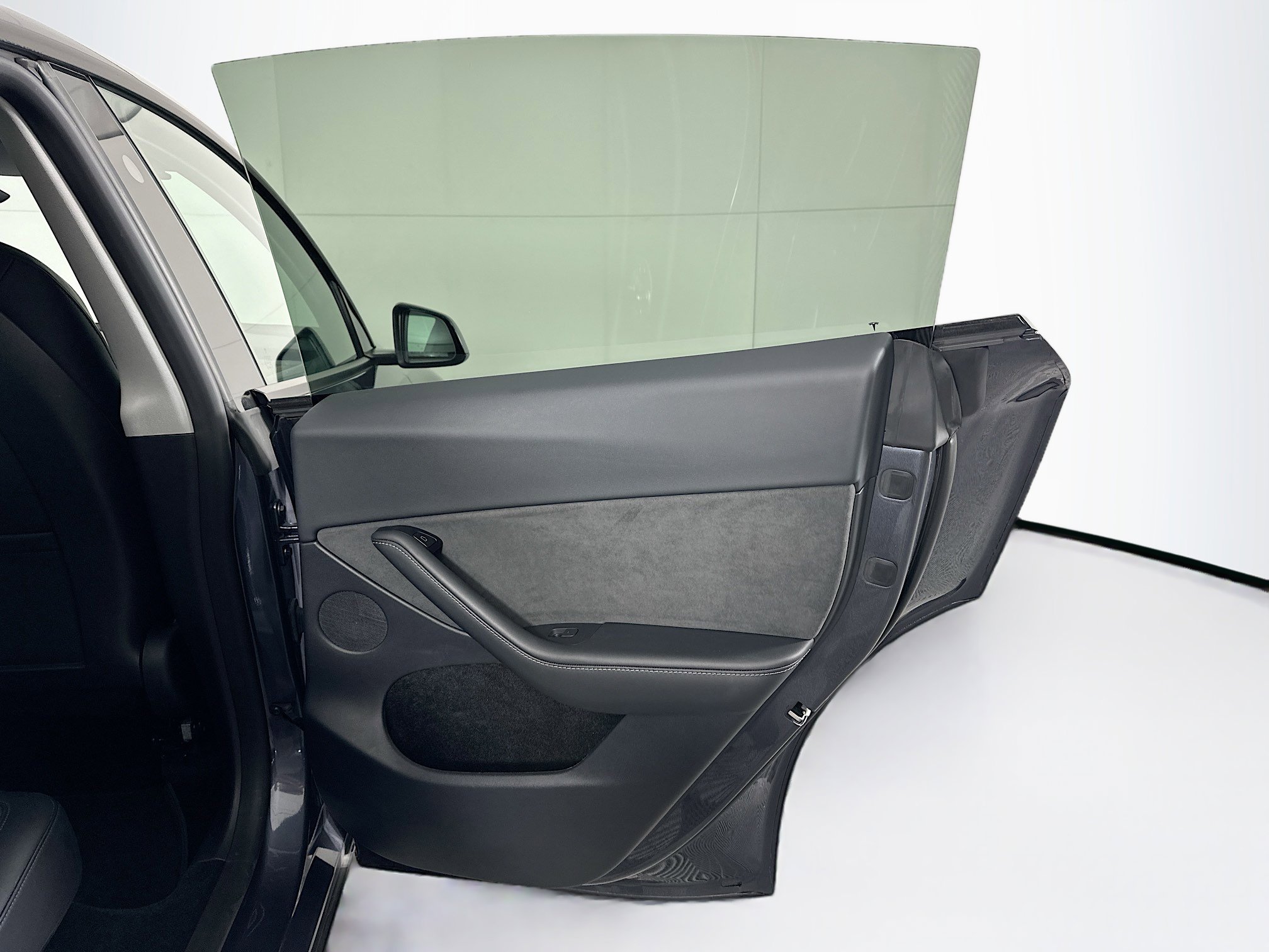 Used 2023 Tesla Model Y 2WD image 29