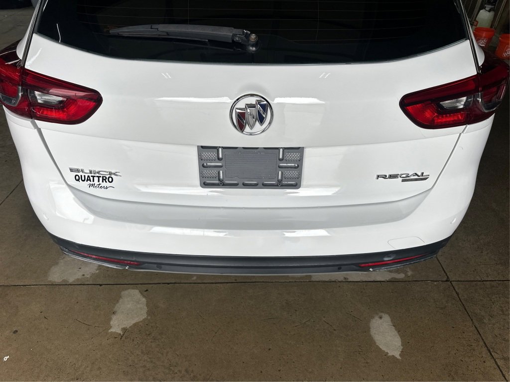 Used 2018 Buick Regal Preferred w/ Sights and Sounds Package image 14