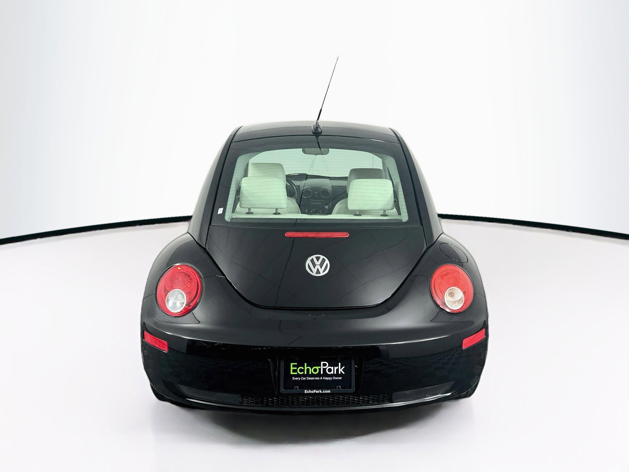 Used 2010 Volkswagen Beetle Coupe FWD image 7