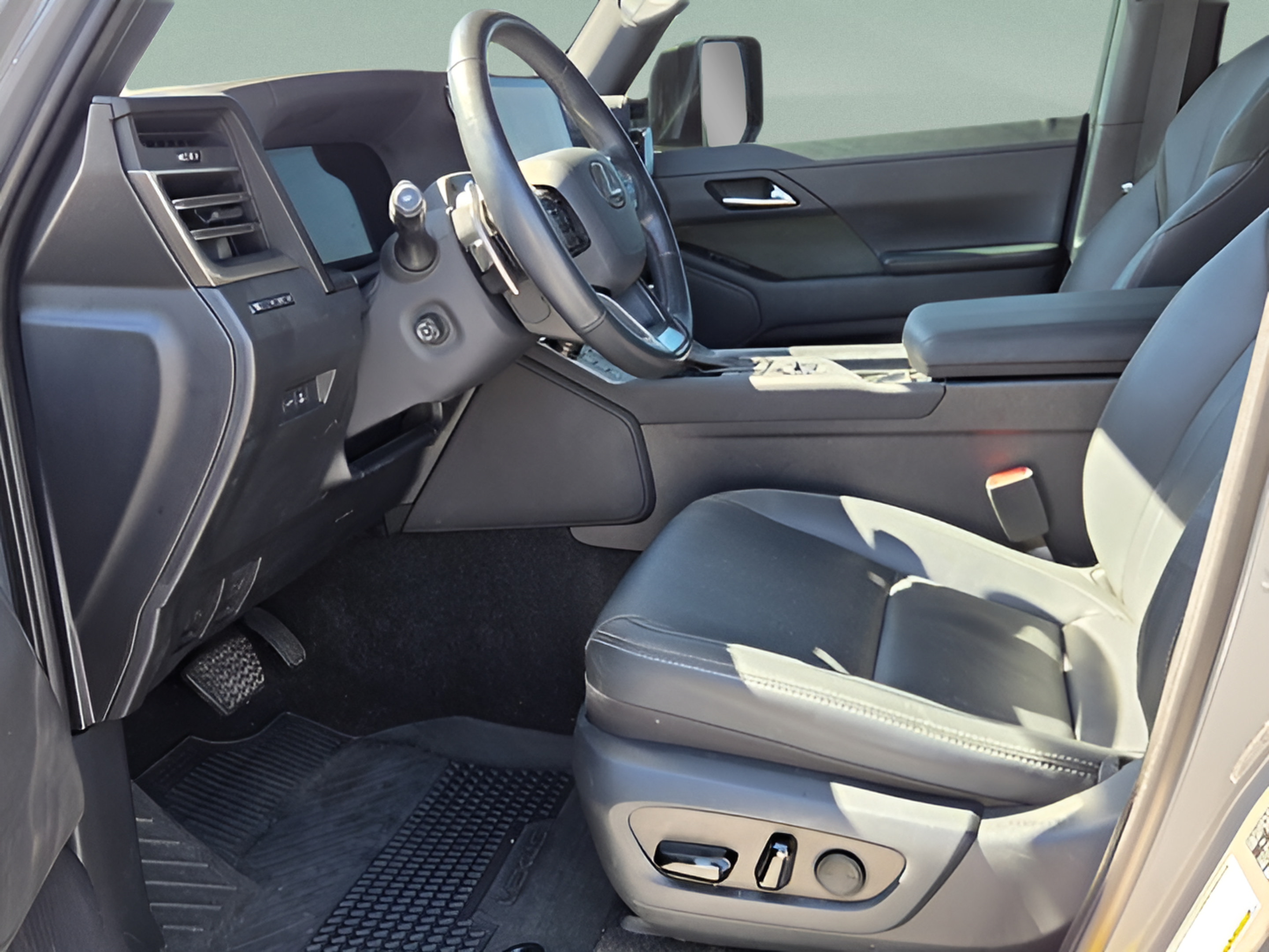 Used 2024 Lexus GX 550 AWD/4WD image 9