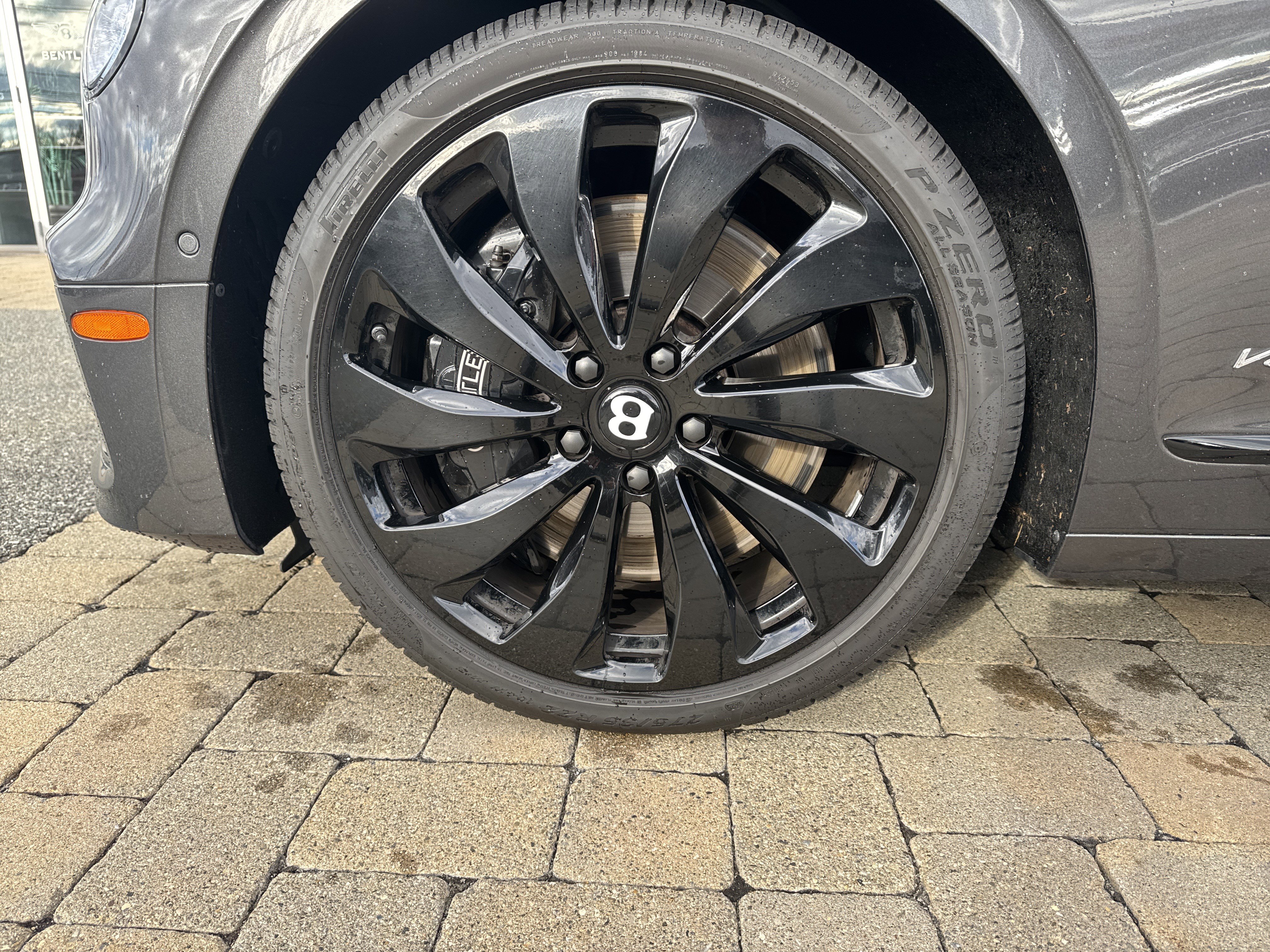 Used 2022 Bentley Flying Spur V8 image 6