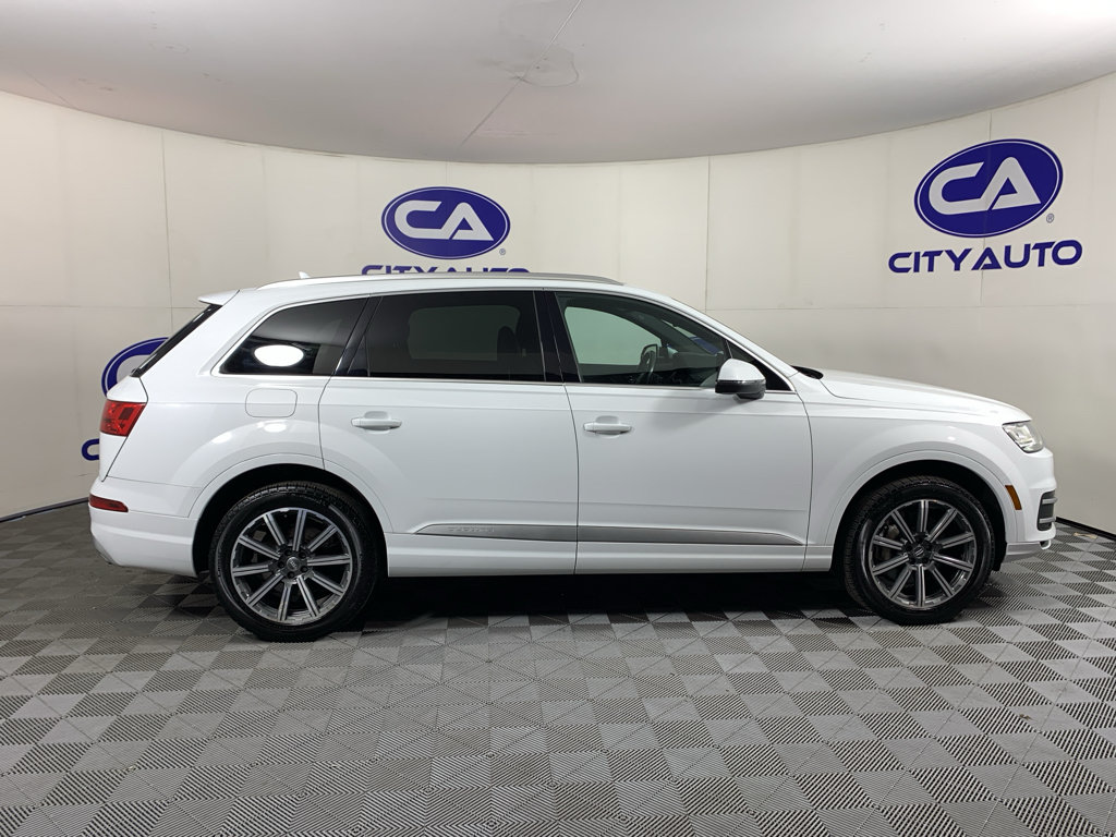 Used 2017 Audi Q7 3.0T Premium Plus w/ Premium Plus Package AWD/4WD image 2