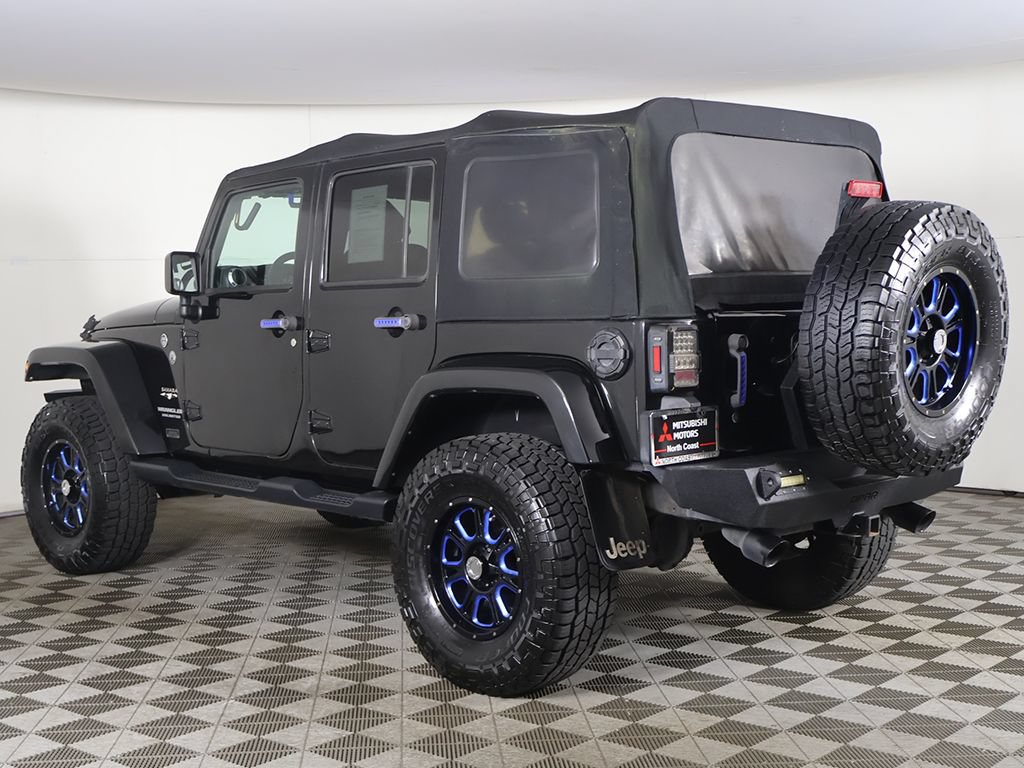Used 2016 Jeep Wrangler Unlimited Sahara w/ Connectivity Group AWD/4WD image 6