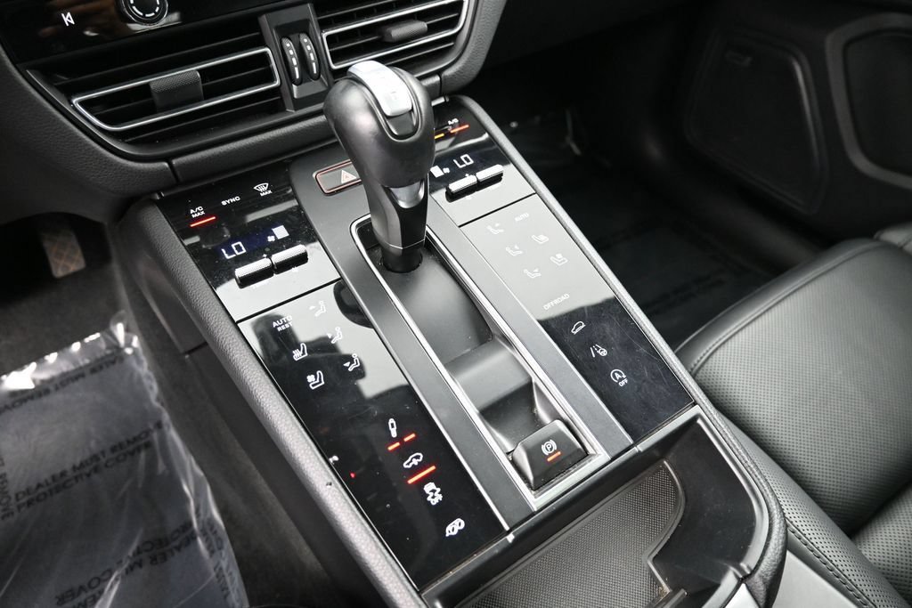 Certified 2024 Porsche Macan GTS AWD/4WD image 23
