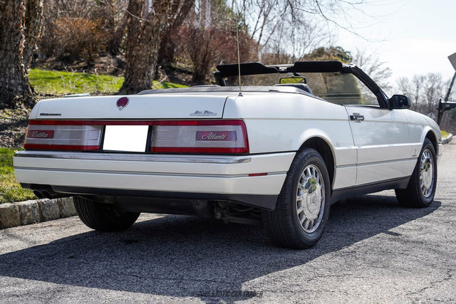 Used 1993 Cadillac Allante FWD image 8