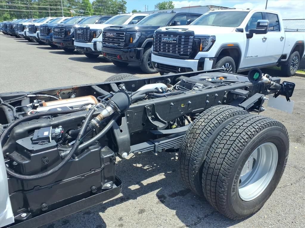 New 2026 GMC Sierra 3500 Pro w/ Convenience Package AWD/4WD image 12