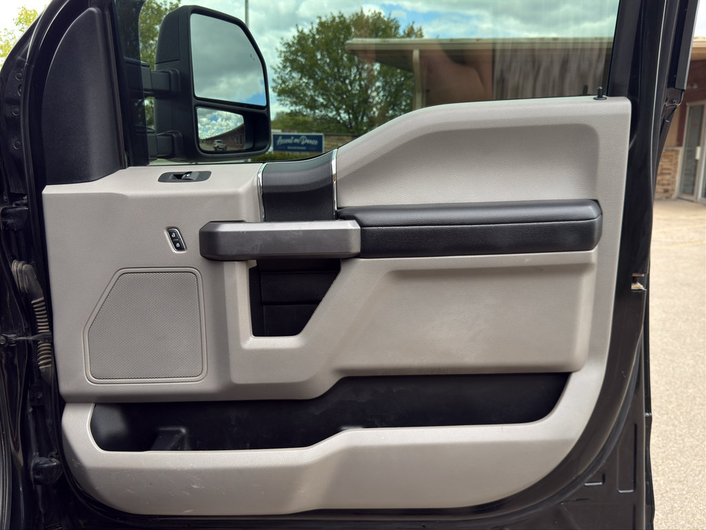Used 2020 Ford F350 XLT w/ XLT Value Package AWD/4WD image 18