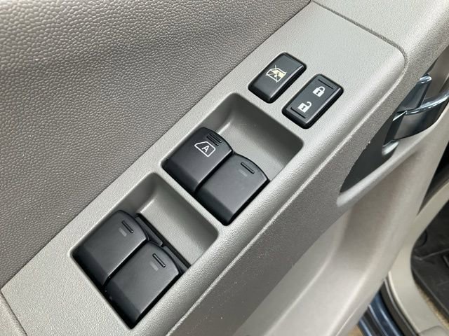 Used 2015 Nissan Frontier SV w/ SV Value Truck Package image 5