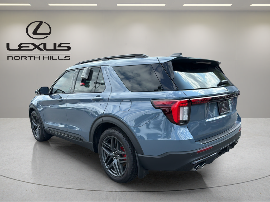 Used 2025 Ford Explorer ST AWD/4WD image 8