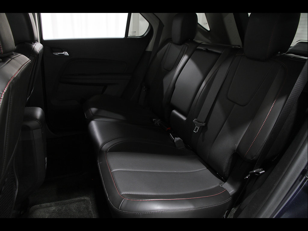 Used 2017 Chevrolet Equinox Premier w/ Enhanced Convenience Package AWD/4WD image 18