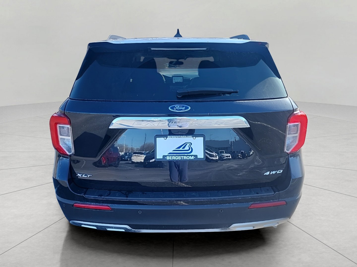 Certified 2023 Ford Explorer XLT w/ Equipment Group 202A AWD/4WD image 11