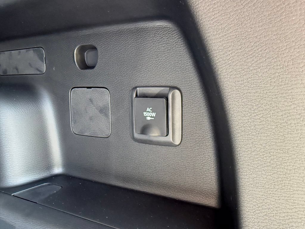 New 2026 Mitsubishi Outlander SEL AWD/4WD image 10