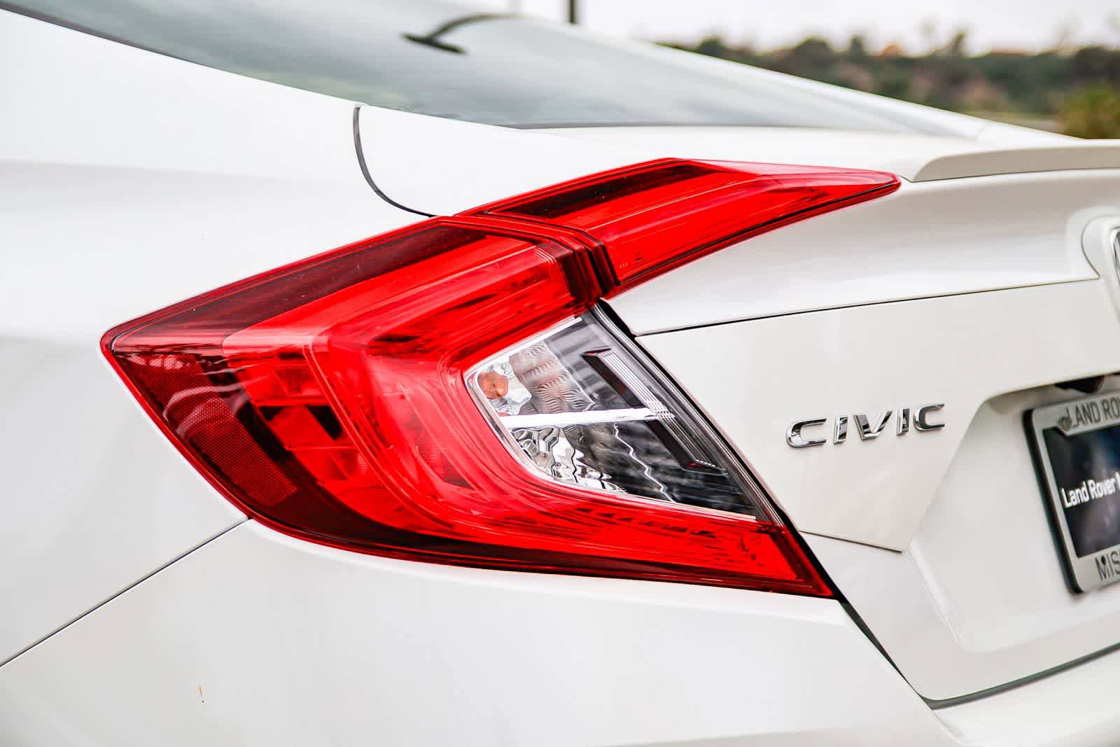 Used 2016 Honda Civic Touring image 7