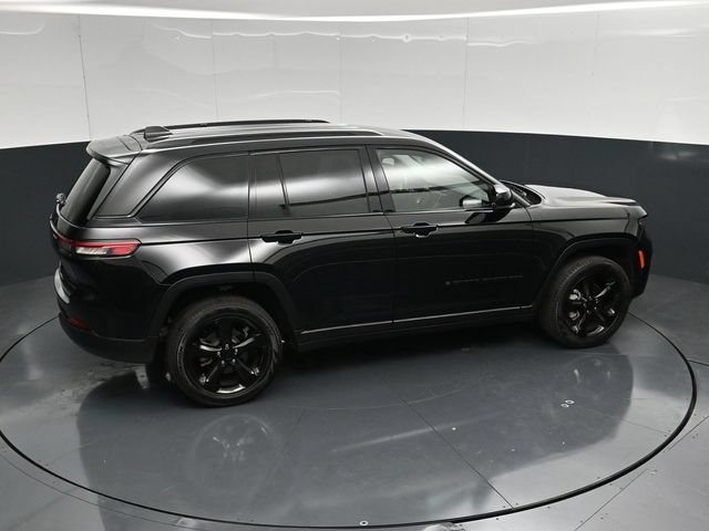 Used 2023 Jeep Grand Cherokee Limited w/ Black Appearance Package AWD/4WD image 51