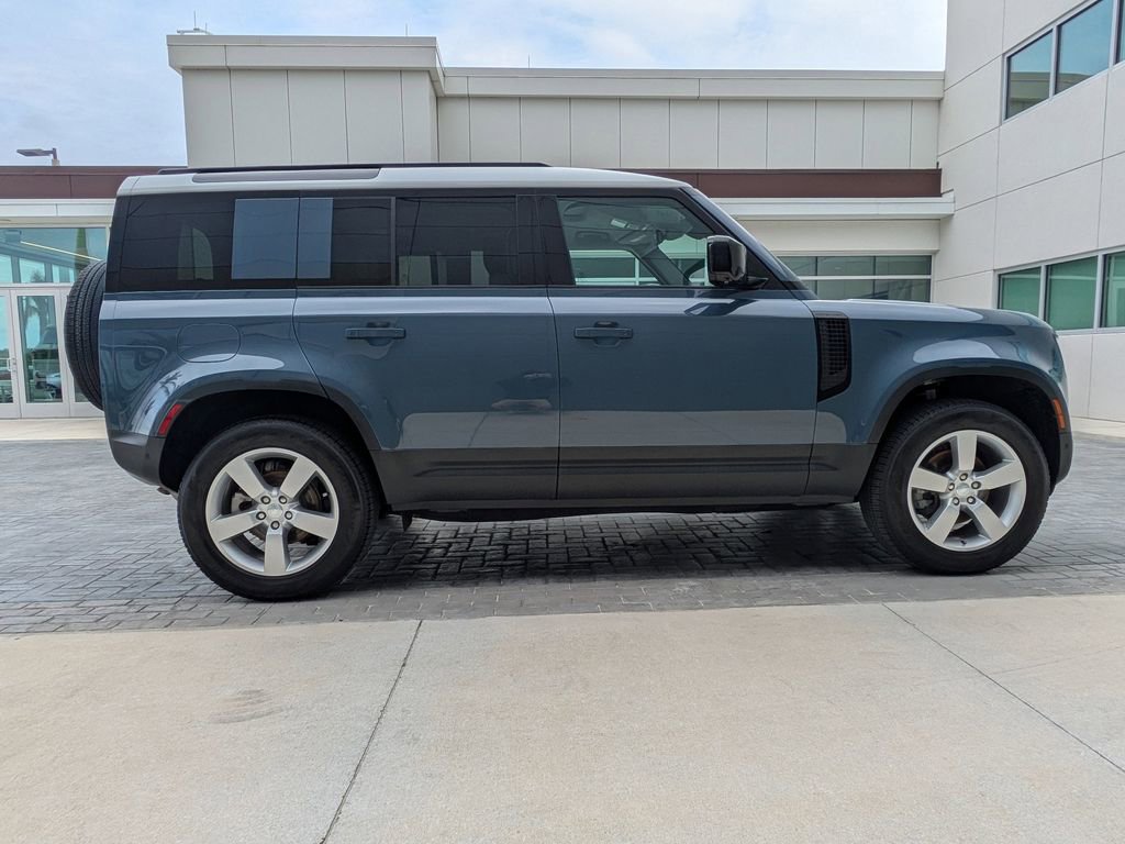 Used 2025 Land Rover Defender 110 S image 4