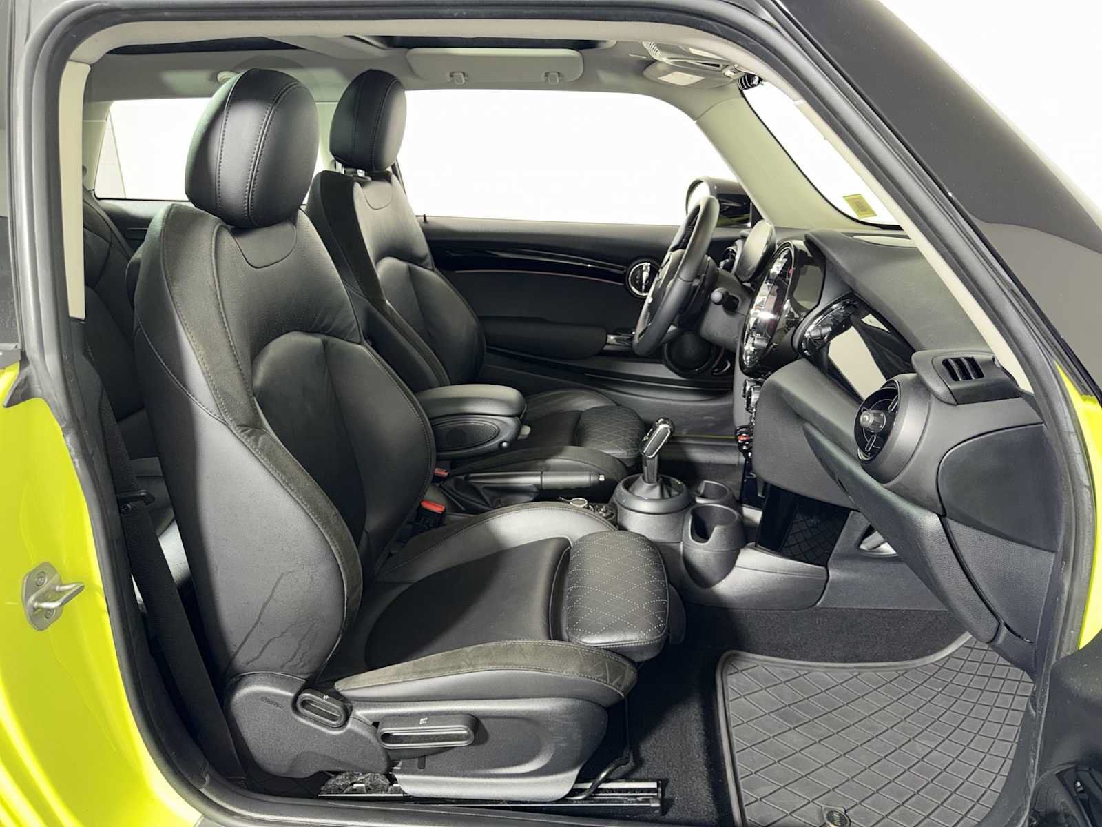 Used 2023 MINI Cooper S w/ Signature Upholstery Package FWD image 24