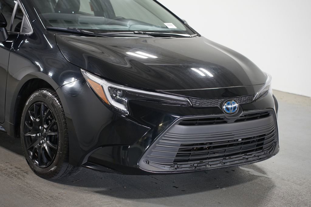 Certified 2025 Toyota Corolla LE w/ Convenience Package FWD image 4
