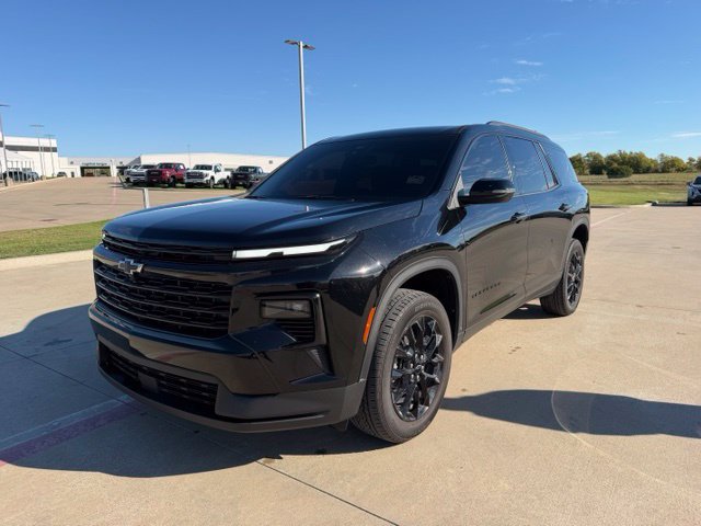 Used 2025 Chevrolet Traverse LT w/ Midnight/Sport Edition FWD image 8