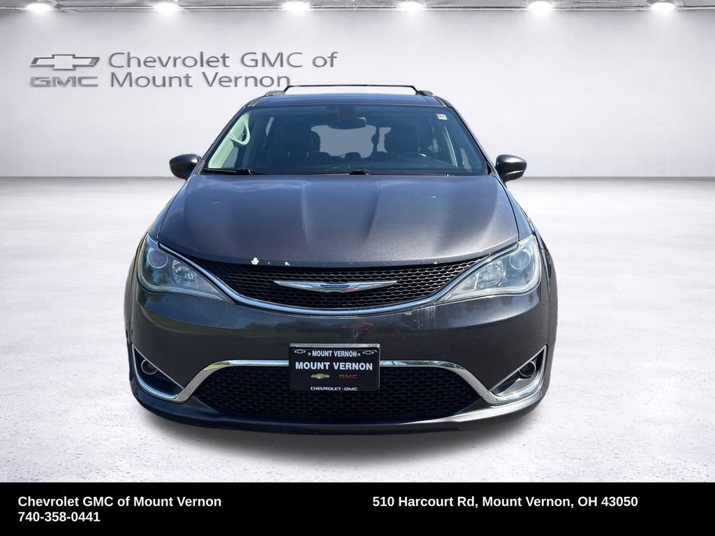 Used 2018 Chrysler Pacifica Touring-L Plus FWD image 9