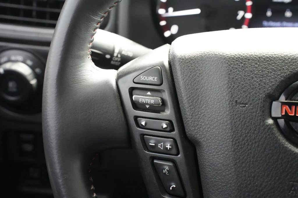 Used 2021 Nissan Titan PRO-4X w/ Pro-4x Convenience Package AWD/4WD image 7
