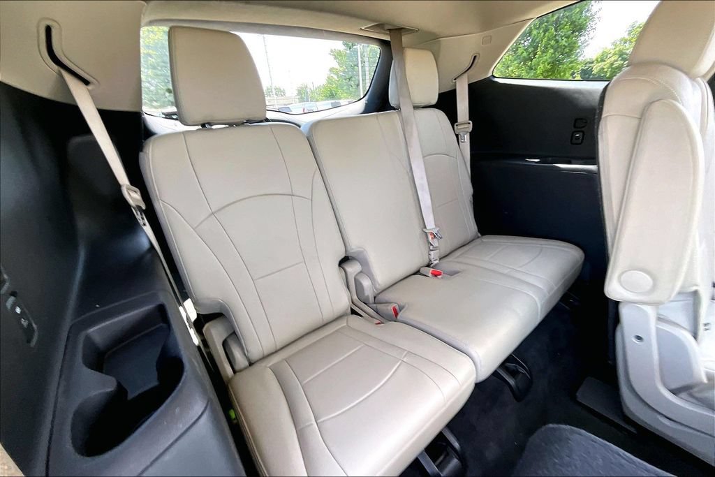 Used 2020 Buick Enclave Premium w/ Sun and Sites Package FWD image 33
