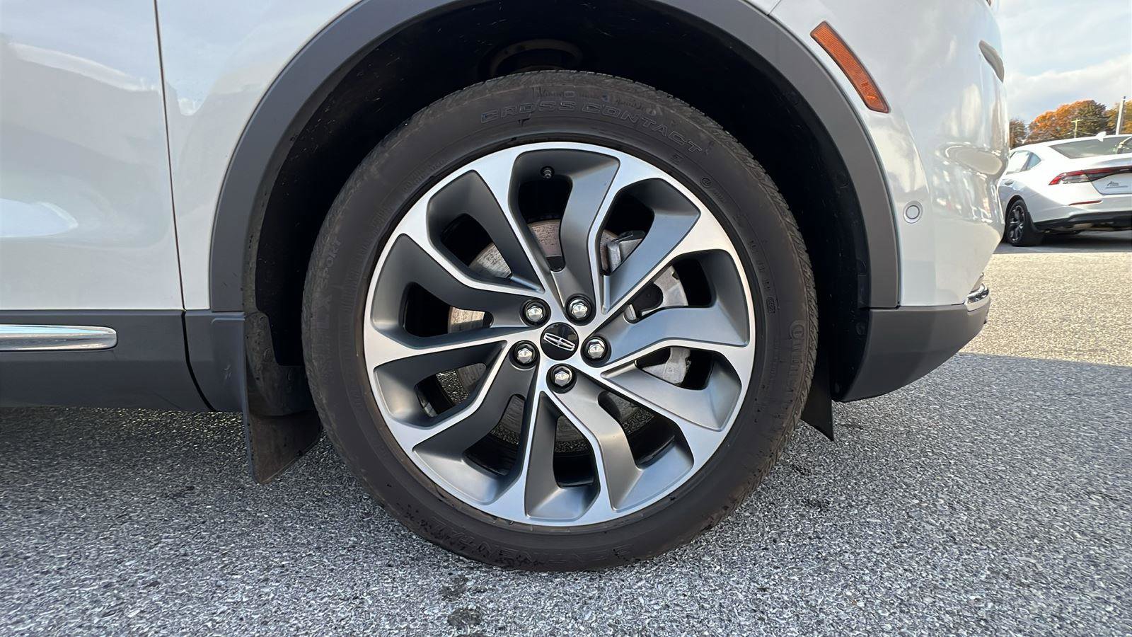 Used 2023 Lincoln Nautilus Reserve w/ Equipment Group 201A image 11