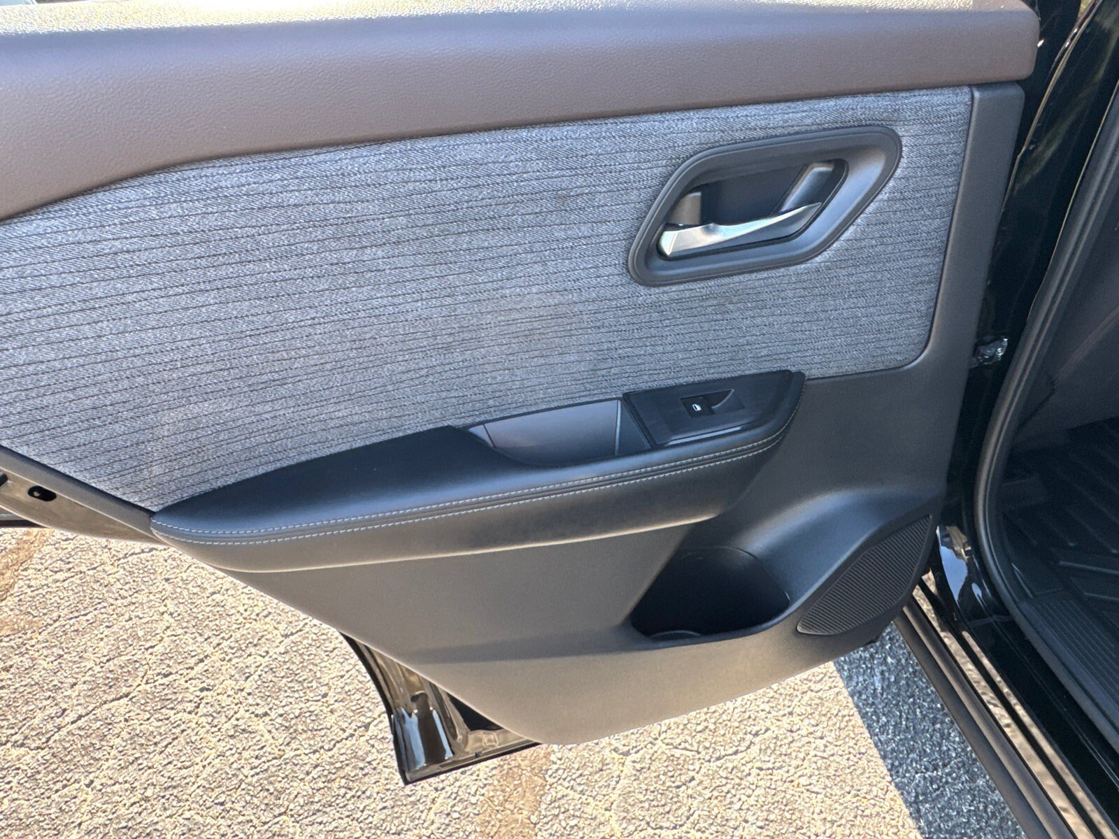 Used 2022 Nissan Rogue SV FWD image 23