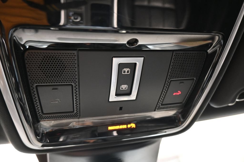 Used 2020 Land Rover Range Rover Sport SE AWD/4WD image 32