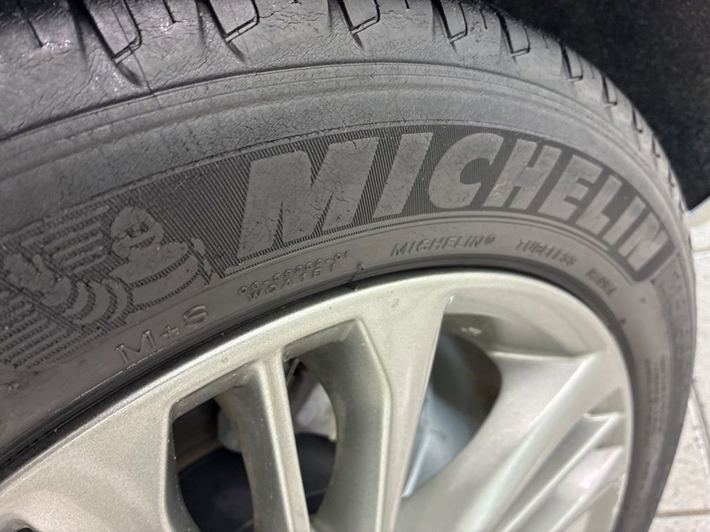 Used 2017 Toyota Camry SE w/ Moonroof Package image 8