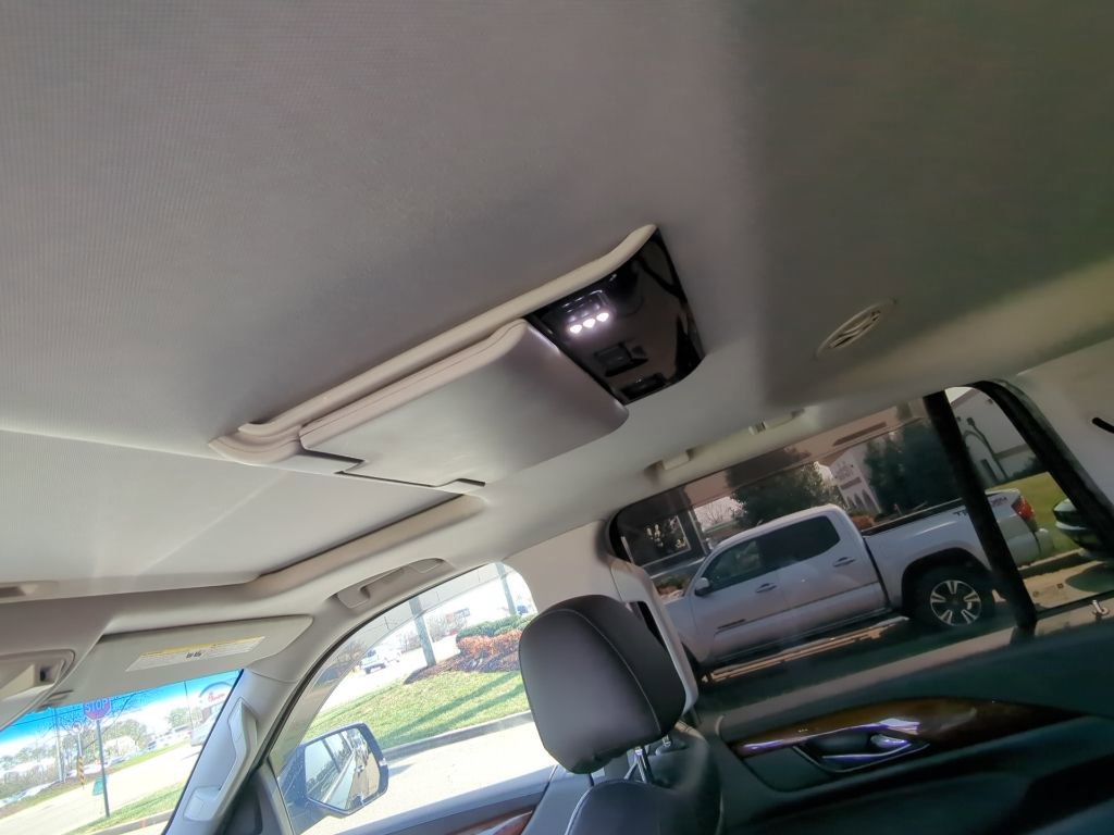 Used 2019 Cadillac Escalade Premium Luxury image 12