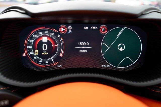 Used 2022 Aston Martin DBX image 24