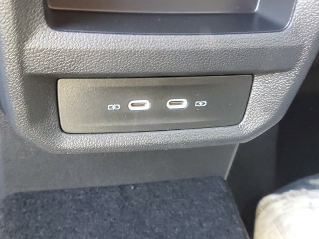 New 2027 Volkswagen Taos SE AWD/4WD image 10