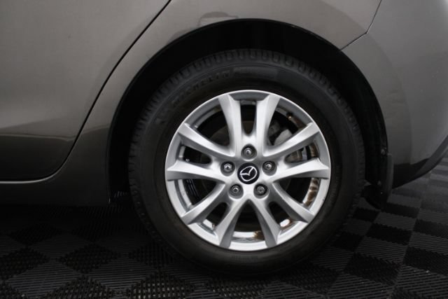 Used 2015 MAZDA MAZDA3 i Touring w/ Technology Package FWD image 8