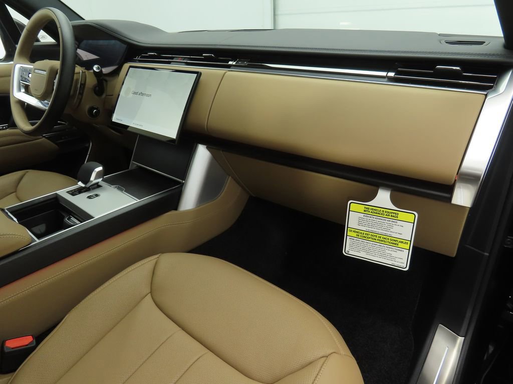 New 2026 Land Rover Range Rover Long Wheelbase SE image 17