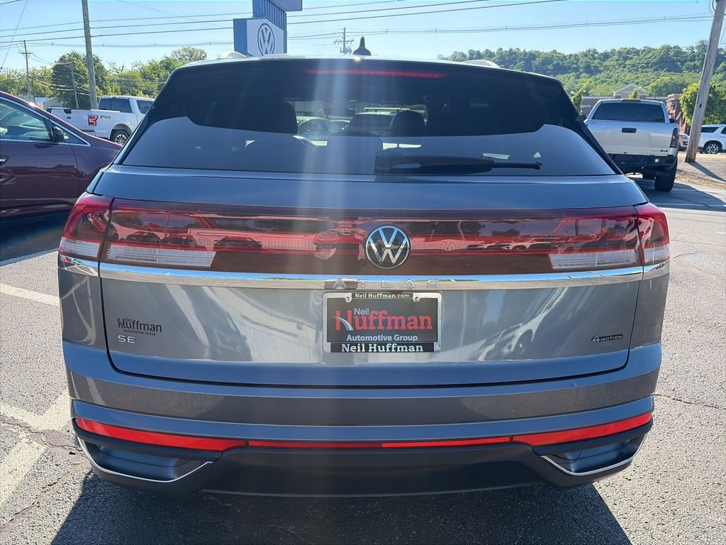 Used 2024 Volkswagen Atlas Cross Sport SE AWD/4WD image 6