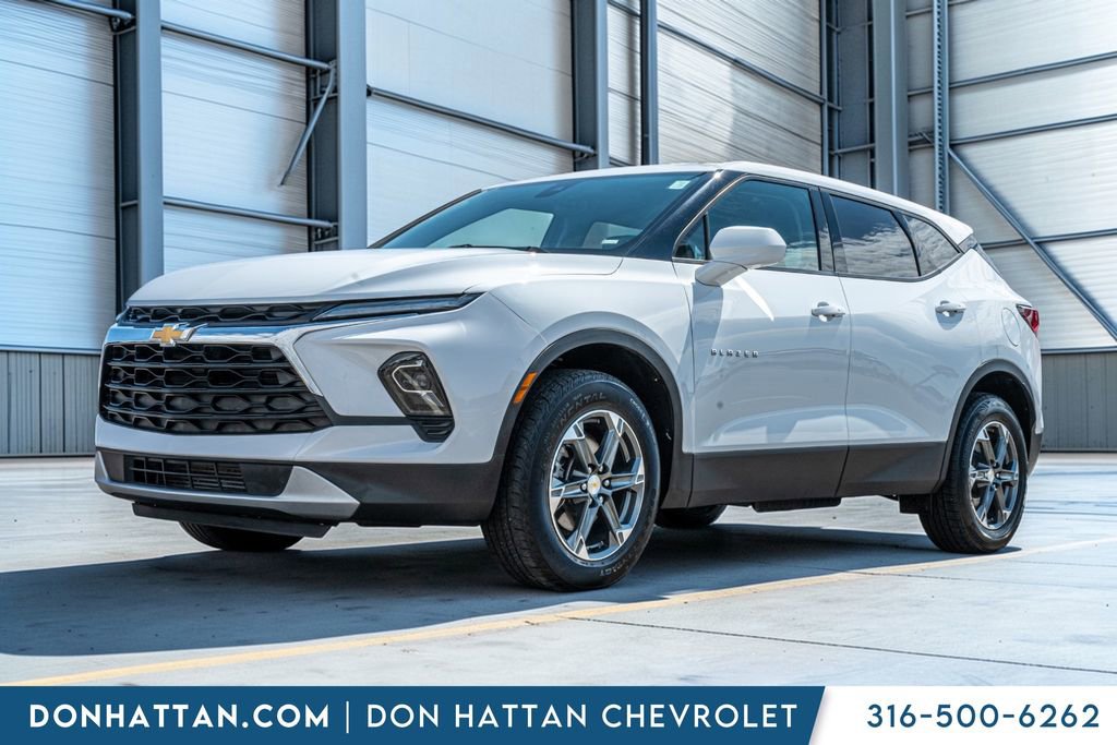 Used 2025 Chevrolet Blazer LT AWD/4WD image 1