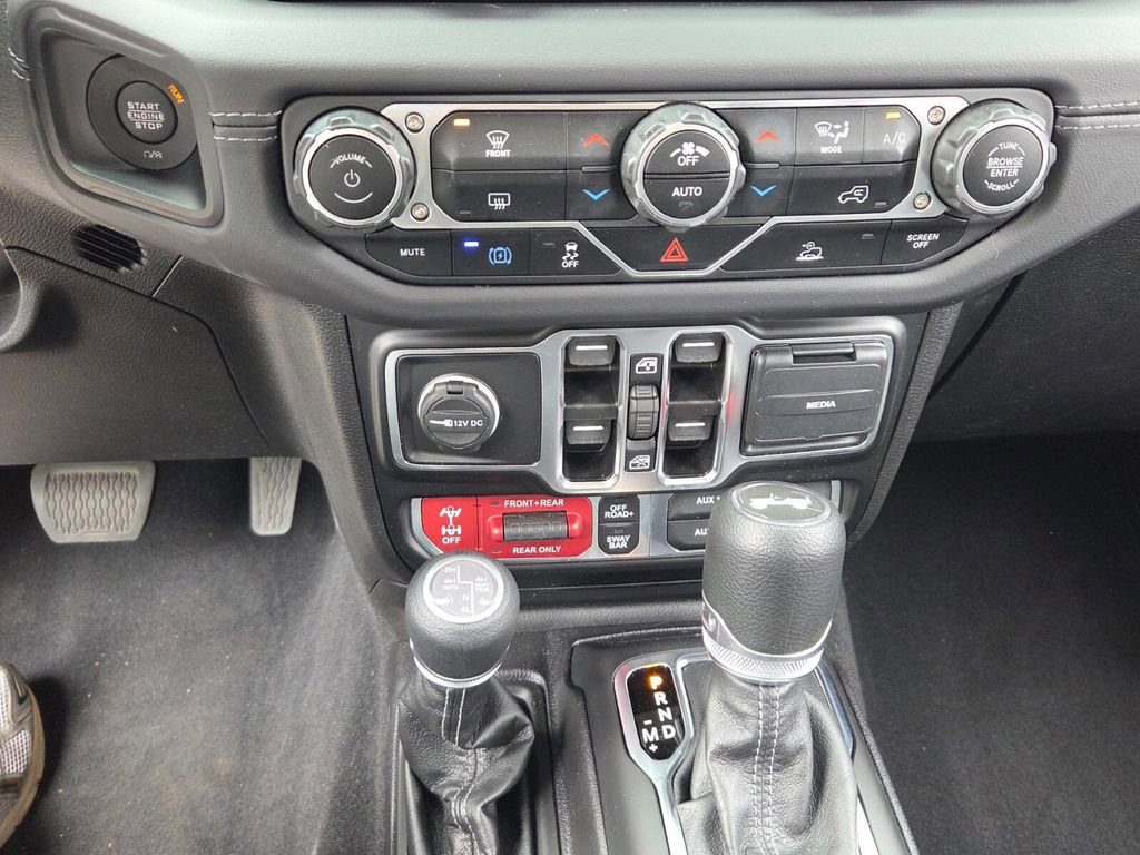 Used 2025 Jeep Wrangler Unlimited Rubicon 4xe image 19