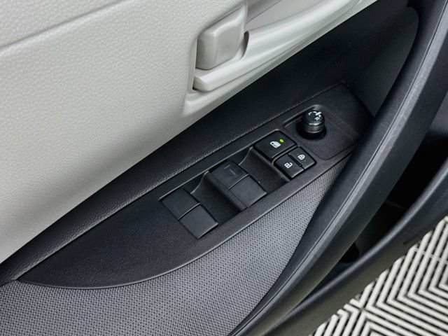 Used 2025 Toyota Corolla LE w/ LE Premium Package FWD image 18
