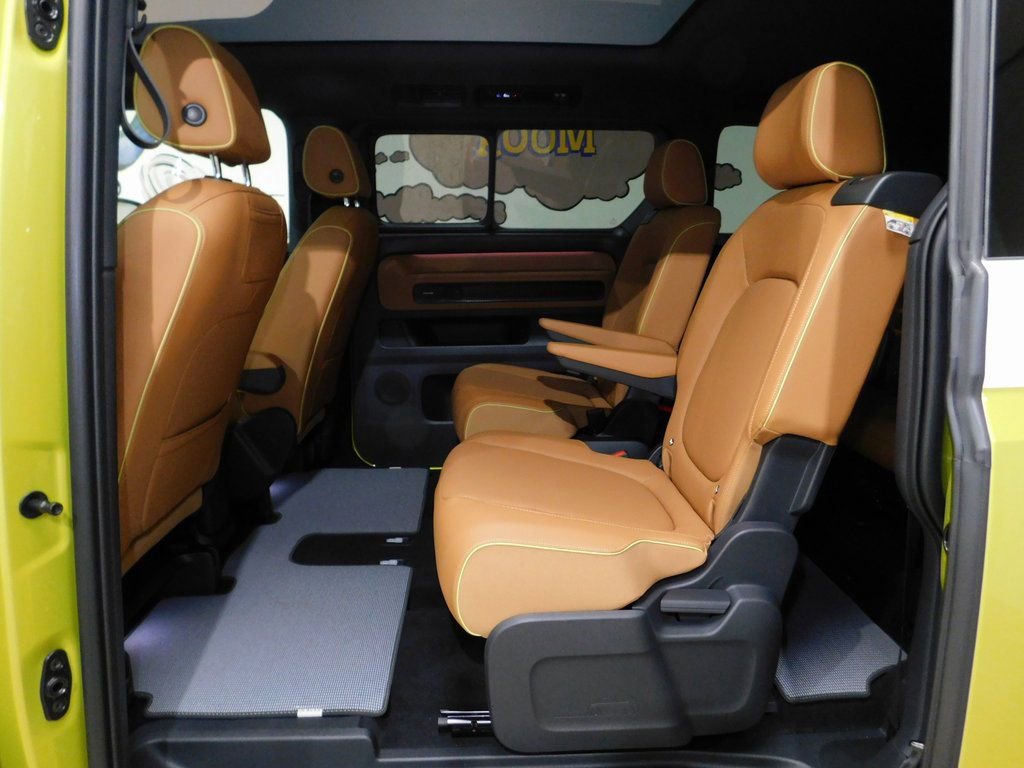 Used 2025 Volkswagen ID. Buzz 1st Edition image 73