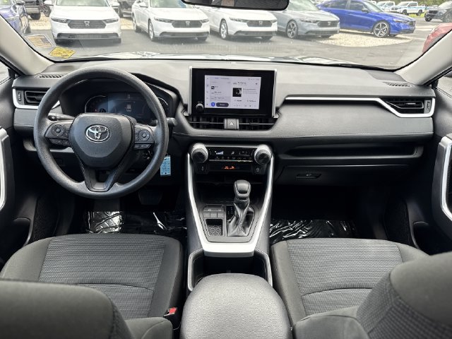 Used 2024 Toyota RAV4 LE FWD image 20