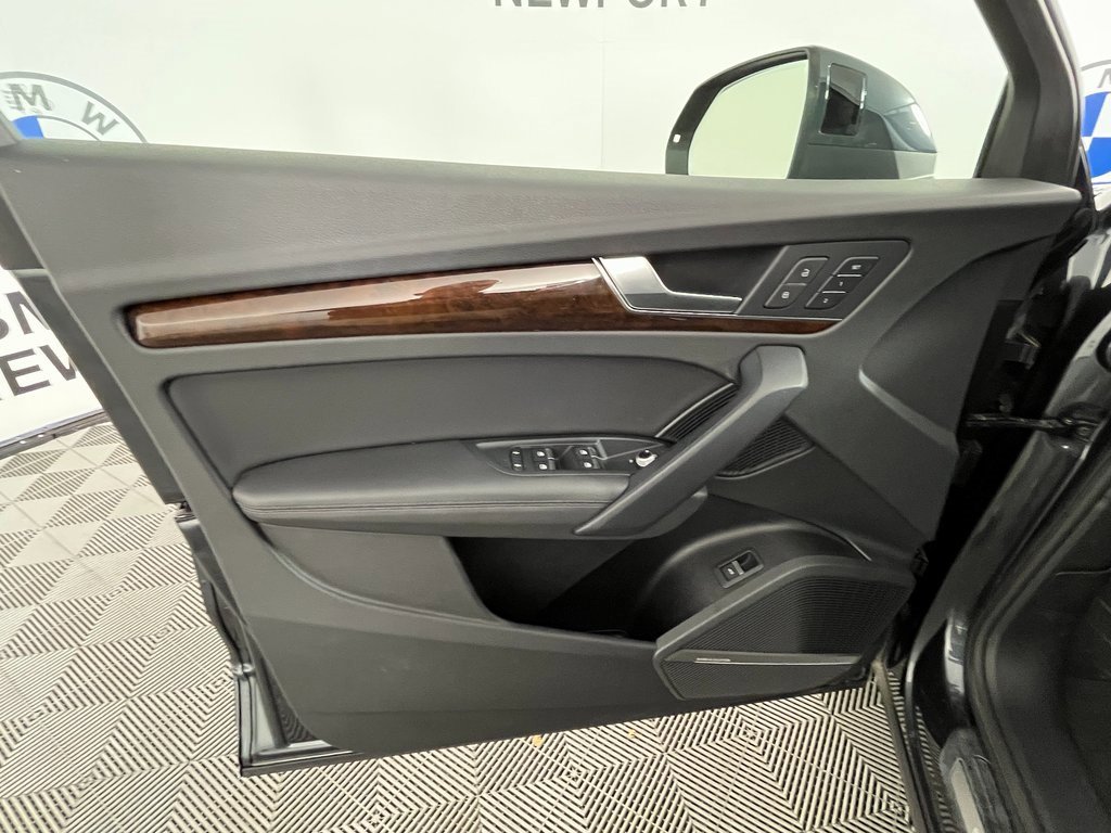 Used 2019 Audi Q5 2.0T Premium Plus w/ Premium Plus Package image 28