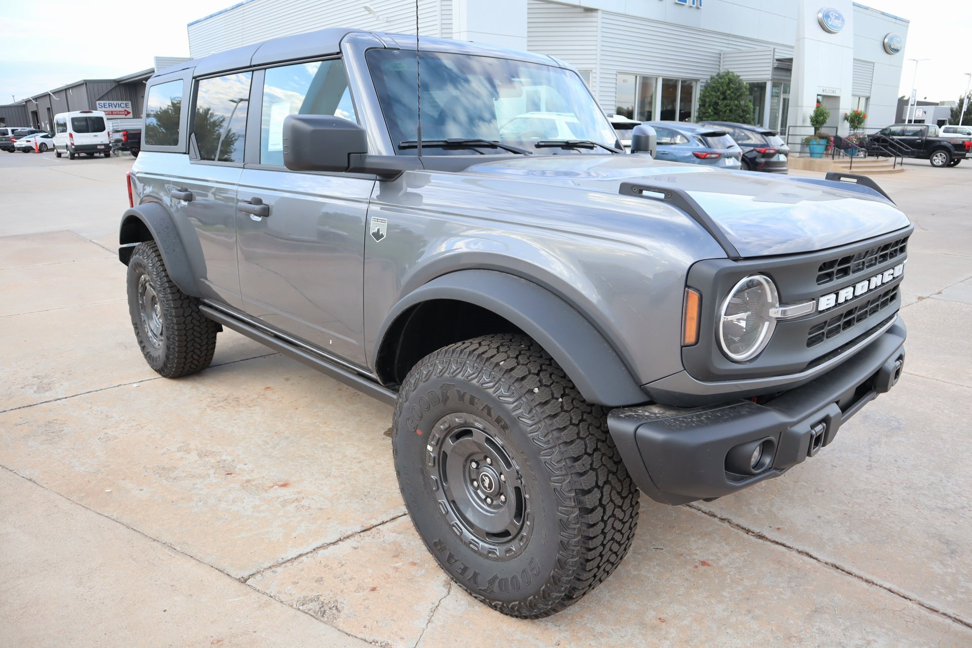 New 2025 Ford Bronco Big Bend w/ Black Diamond Package