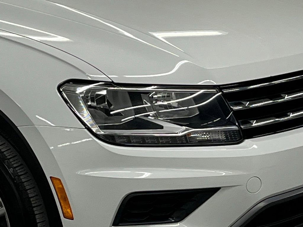 Used 2018 Volkswagen Tiguan SE w/ Panoramic Sunroof Package image 38