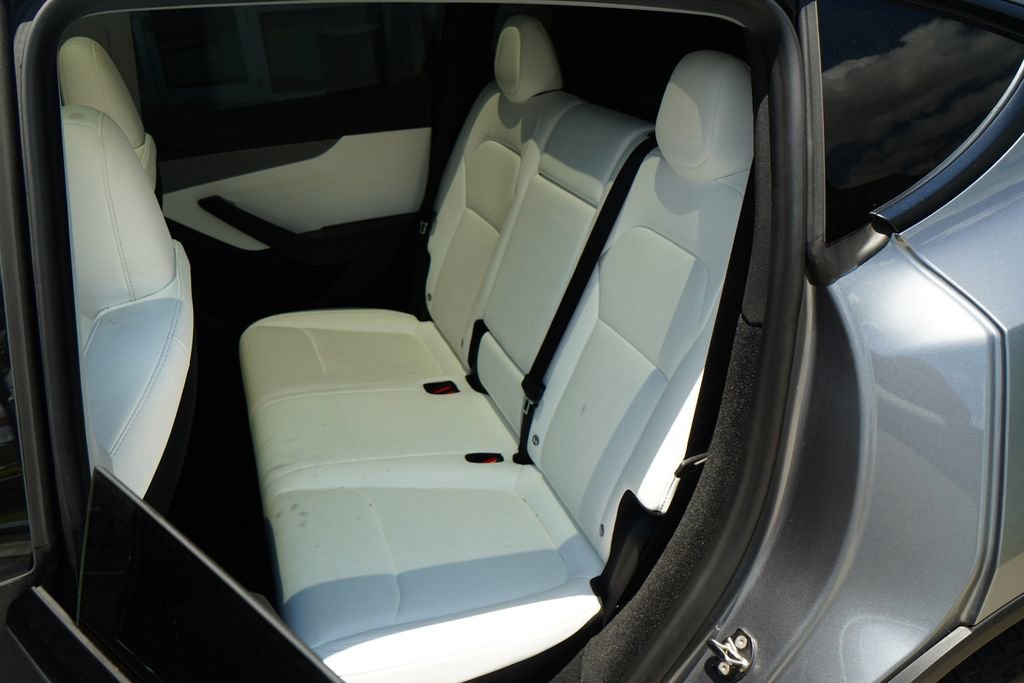 Used 2026 Tesla Model Y AWD image 16