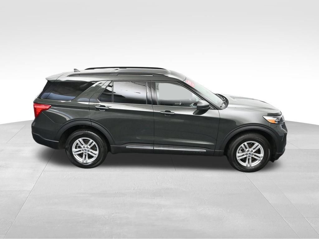 Used 2024 Ford Explorer XLT w/ Equipment Group 202A AWD/4WD image 35
